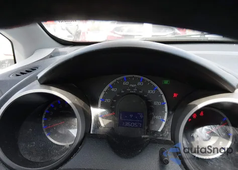 2011 Honda Fit z USA, uszkodzony, nr VIN JHMGE8H37BC023031